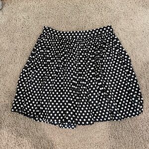 J. Crew Polka Dot Pleated Skirt. Size 6. Black and white.